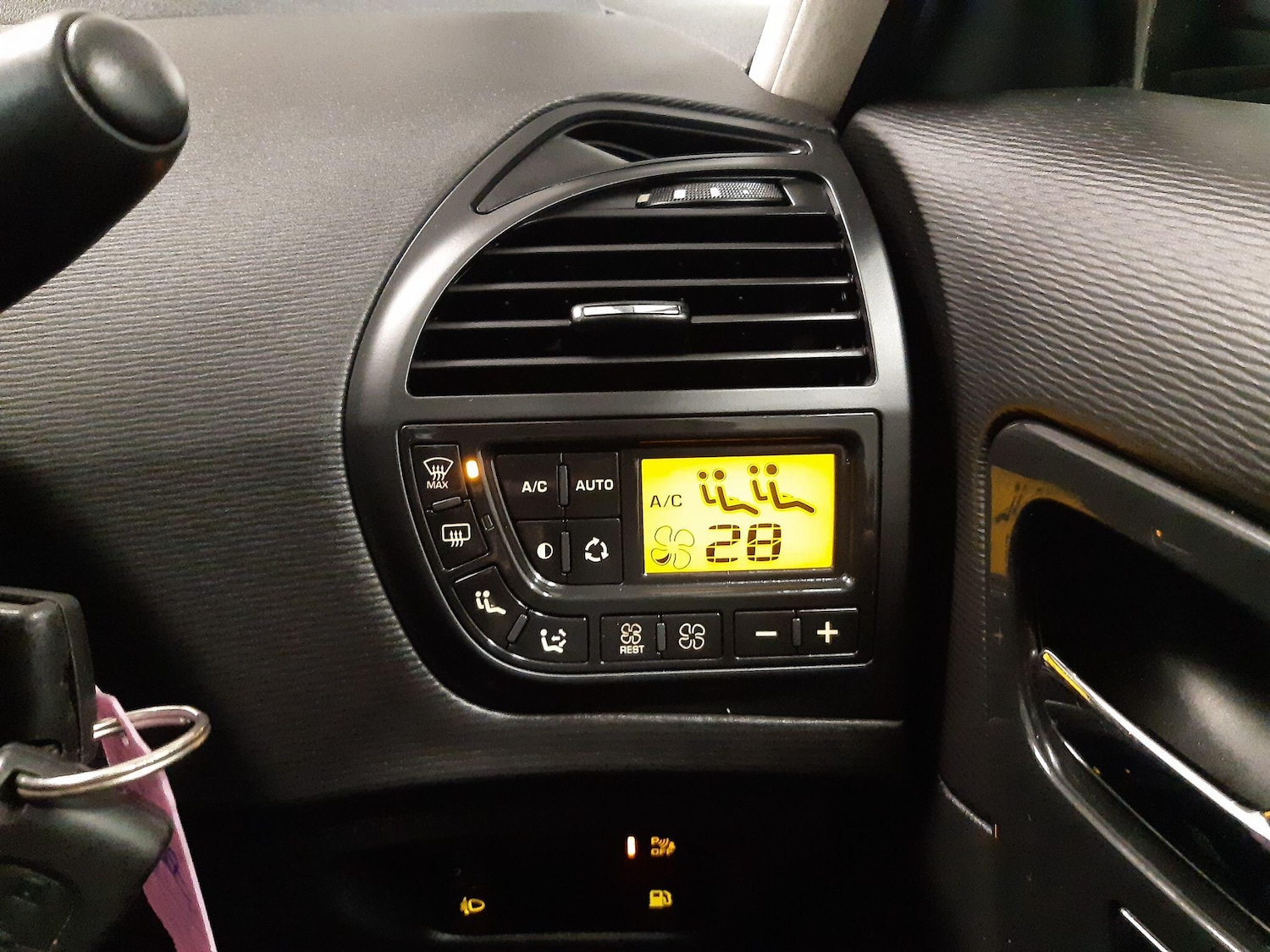 Used Citroen C4 Picasso 2013 for sale - 76645569: Photo 14