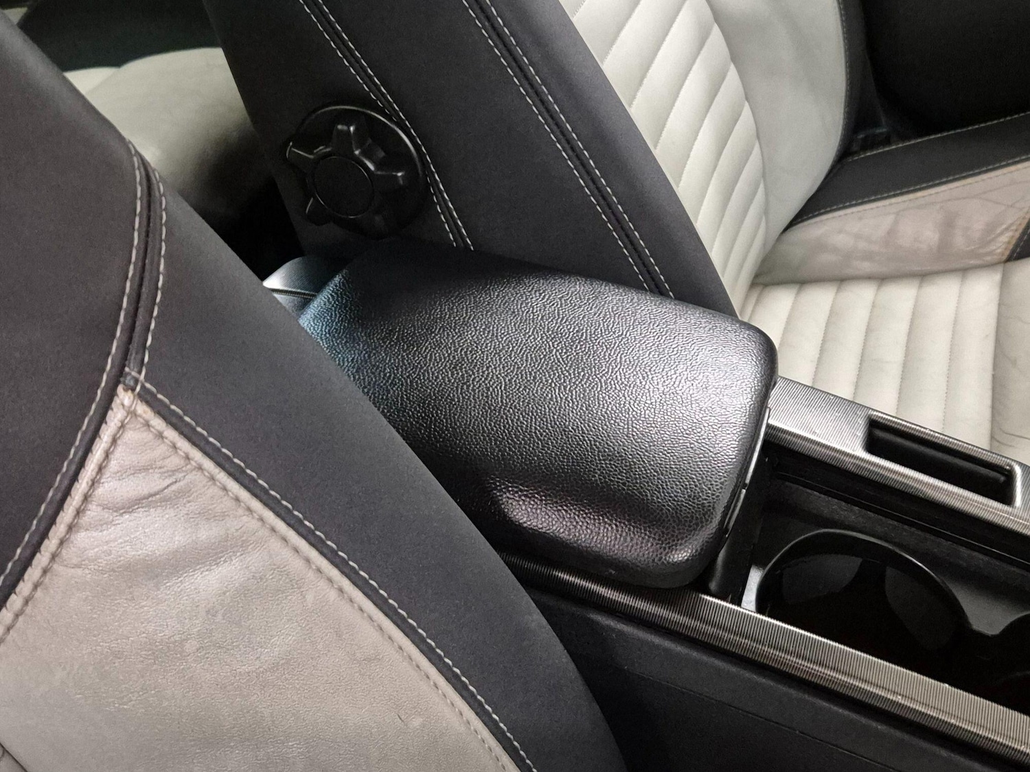 Used Volvo V50 2010 for sale - 77131781: Photo 32