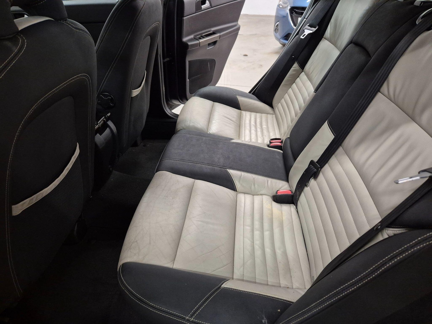 Used Volvo V50 2010 for sale - 77131781: Photo 44