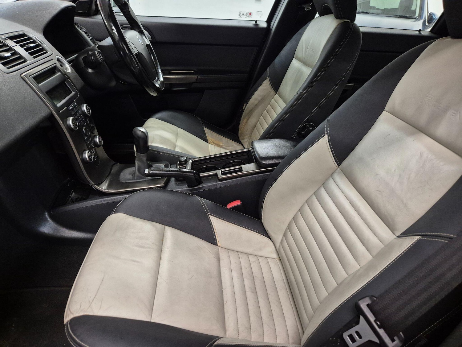 Used Volvo V50 2010 for sale - 77131781: Photo 50