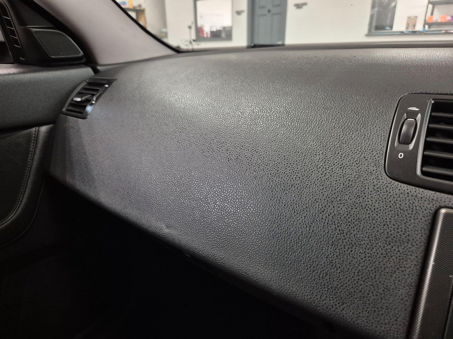 Used Volvo V50 2010 for sale - 77131781: Photo 52