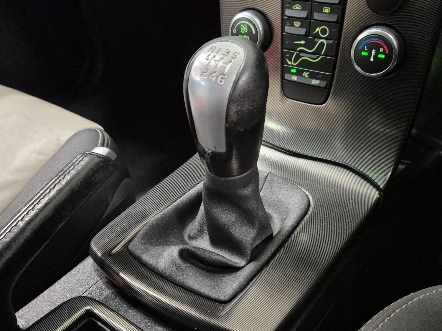 Used Volvo V50 2010 for sale - 77131781: Photo 62