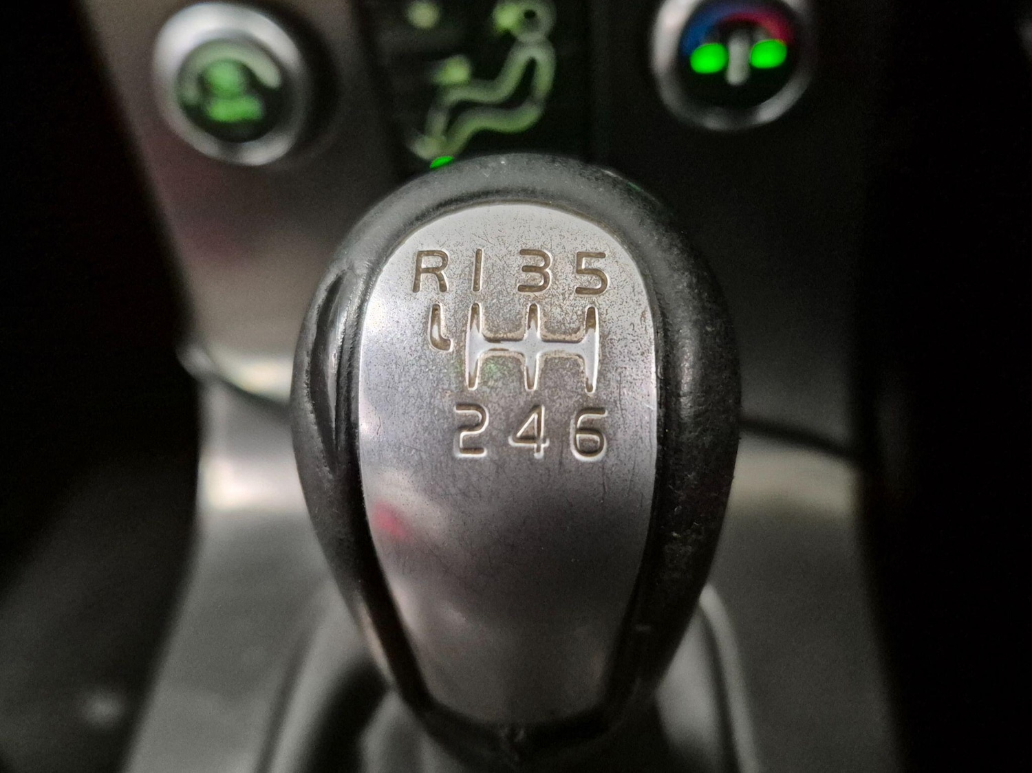 Used Volvo V50 2010 for sale - 77131781: Photo 63