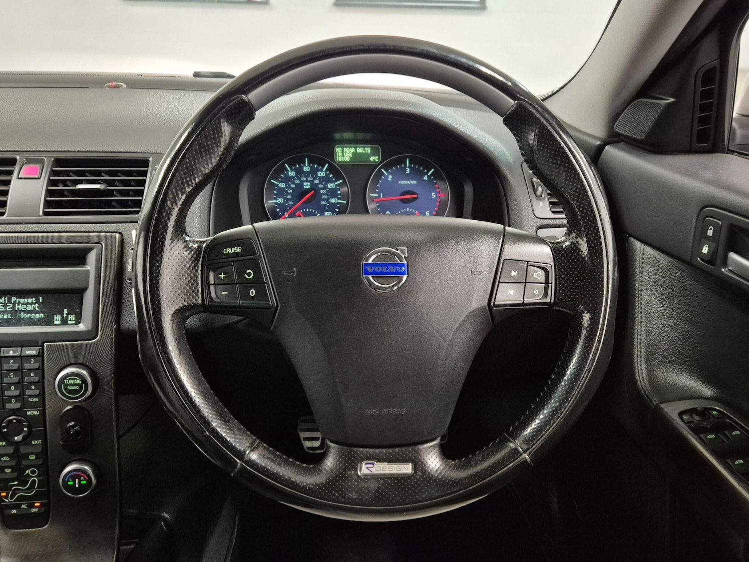 Used Volvo V50 2010 for sale - 77131781: Photo 65