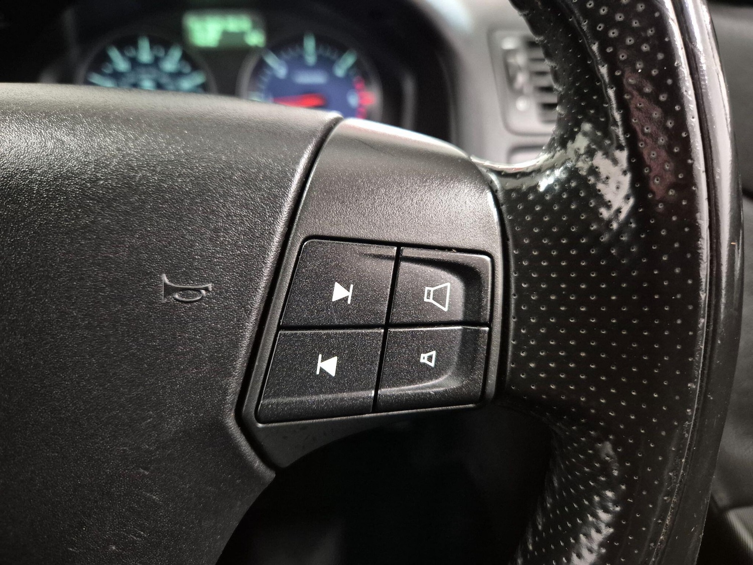 Used Volvo V50 2010 for sale - 77131781: Photo 71