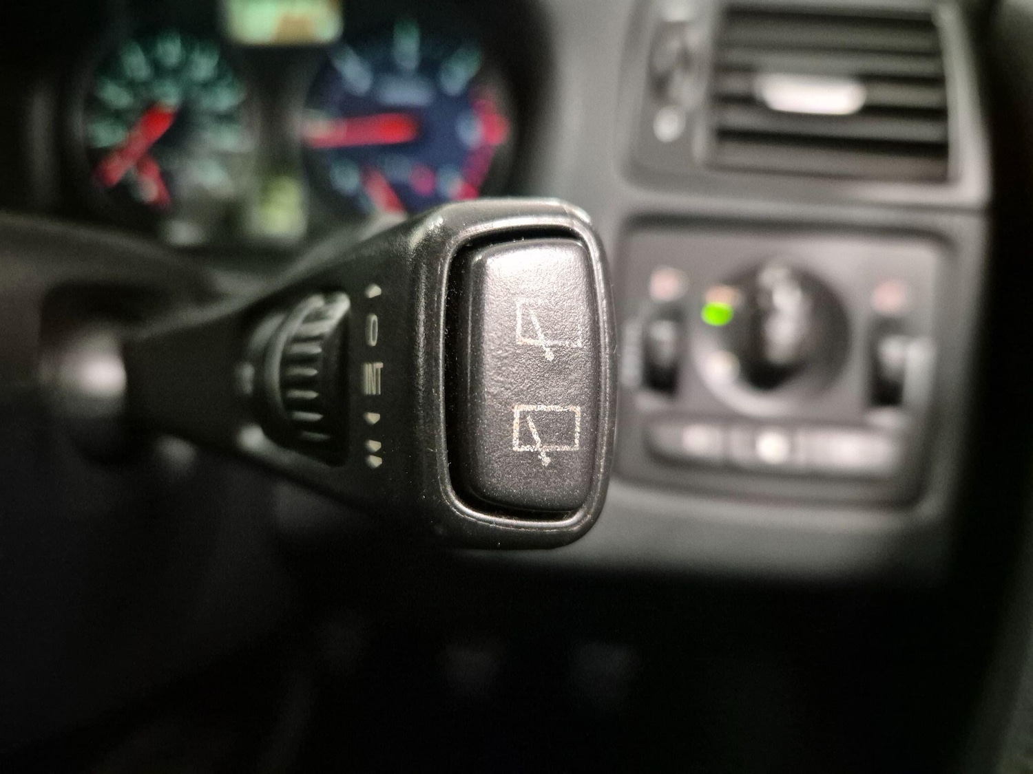 Used Volvo V50 2010 for sale - 77131781: Photo 73