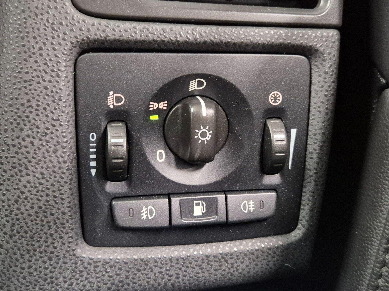 Used Volvo V50 2010 for sale - 77131781: Photo 74