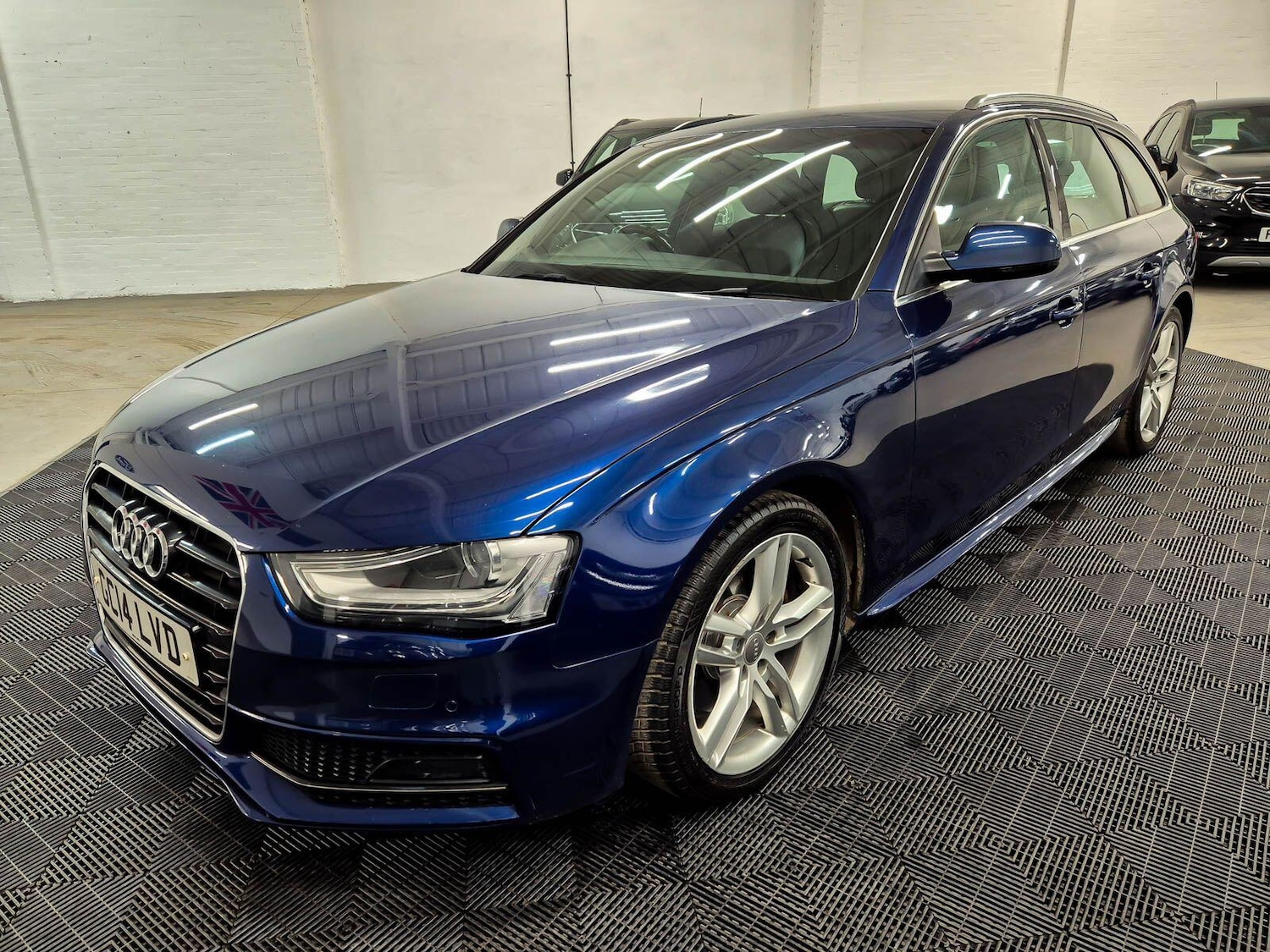 Used Audi A4 2014 for sale - 77425553: Photo 3