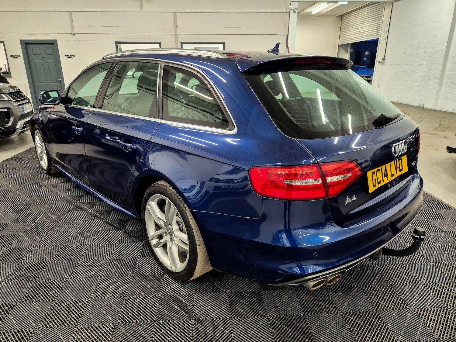 Used Audi A4 2014 for sale - 77425553: Photo 4