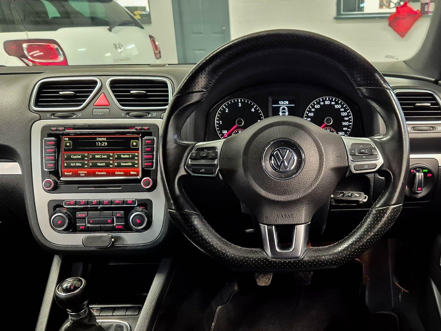 Used Volkswagen Scirocco 2010 for sale - 77015329: Photo 2