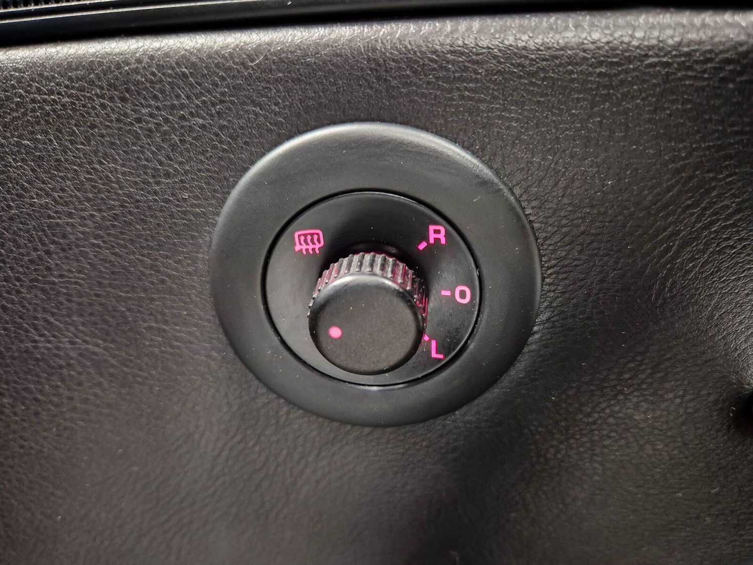 Used Volkswagen Scirocco 2010 for sale - 77015329: Photo 39