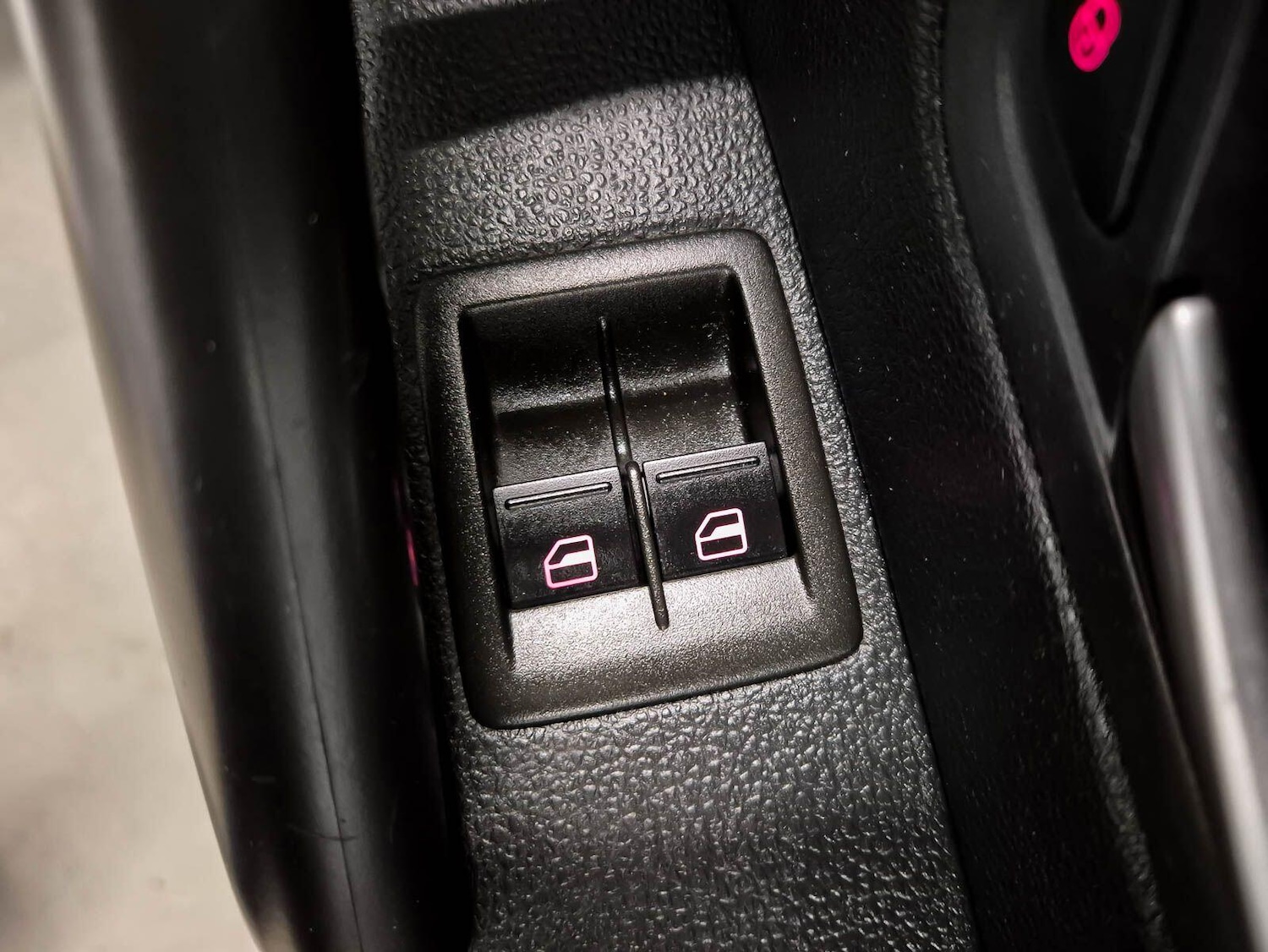 Used Volkswagen Scirocco 2010 for sale - 77015329: Photo 41