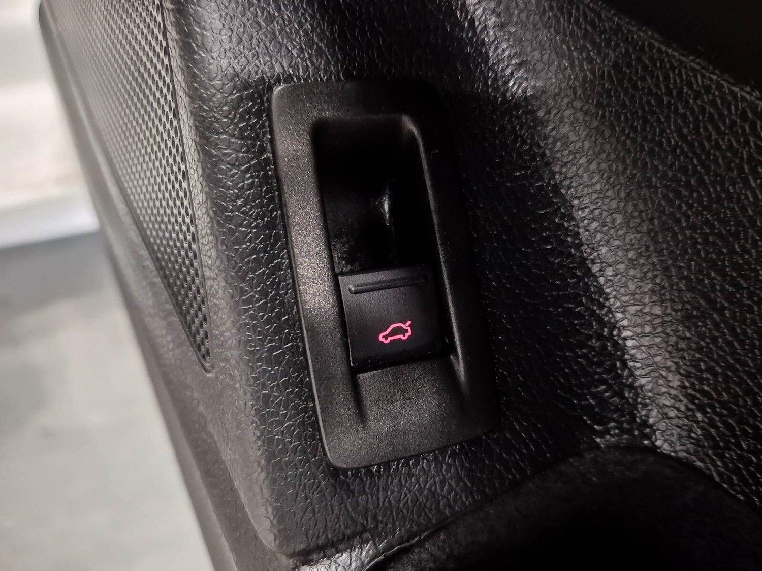 Used Volkswagen Scirocco 2010 for sale - 77015329: Photo 42