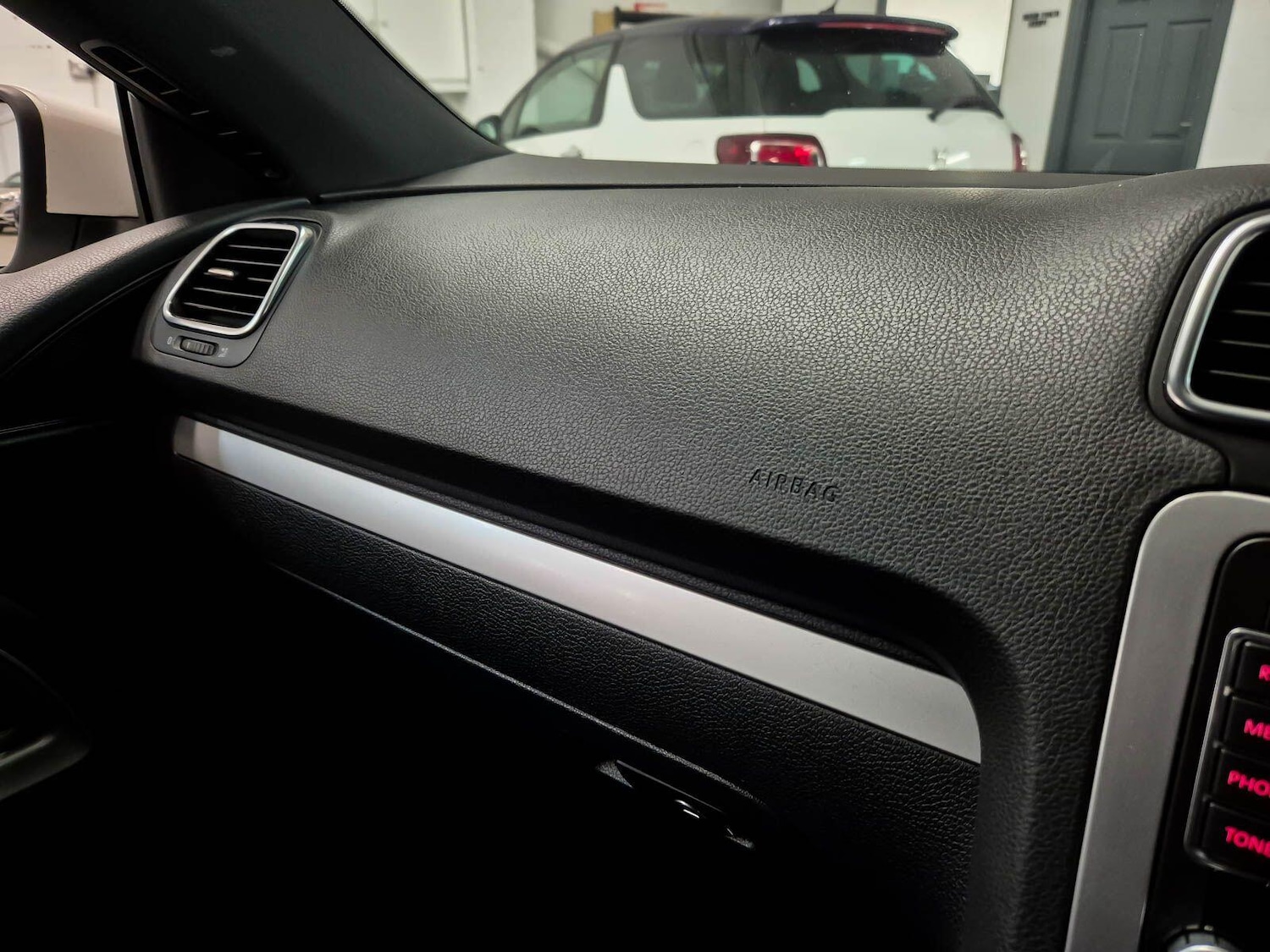 Used Volkswagen Scirocco 2010 for sale - 77015329: Photo 50