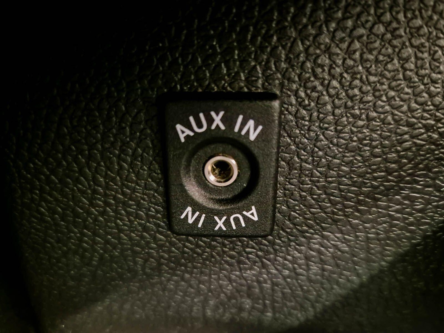 Used Volkswagen Scirocco 2010 for sale - 77015329: Photo 65