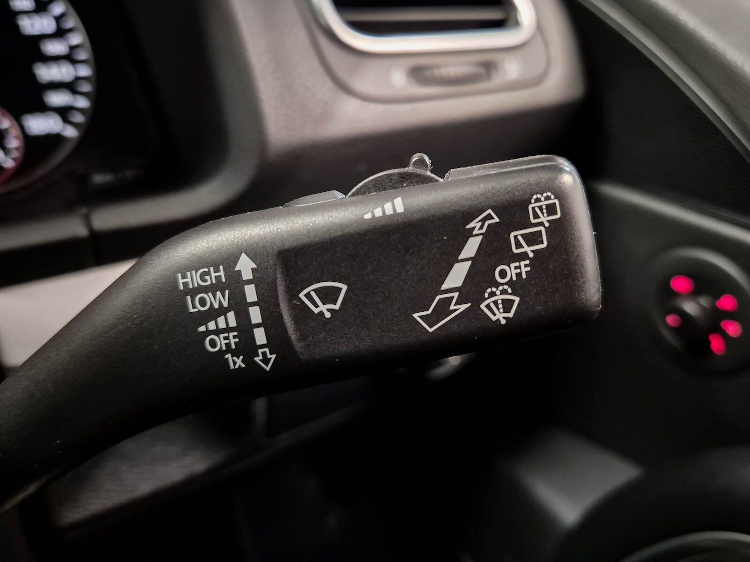 Used Volkswagen Scirocco 2010 for sale - 77015329: Photo 70