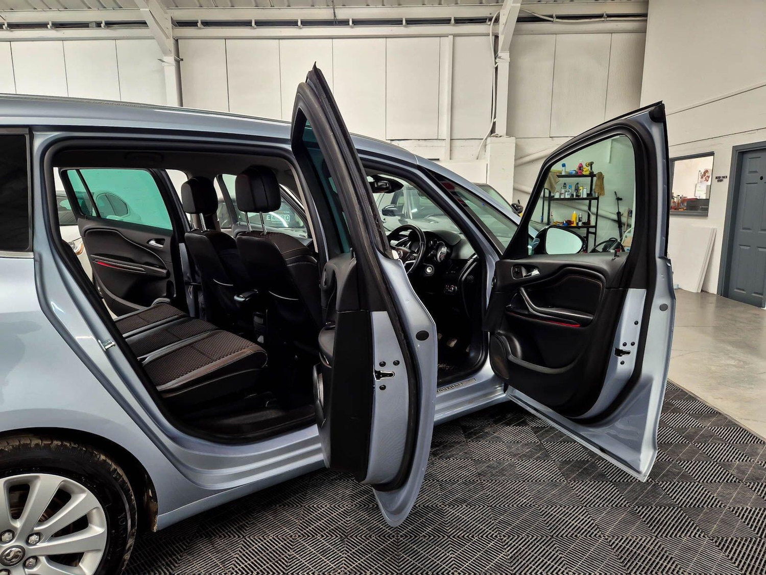 Used Vauxhall Zafira Tourer for sale - 77586898: Photo 25