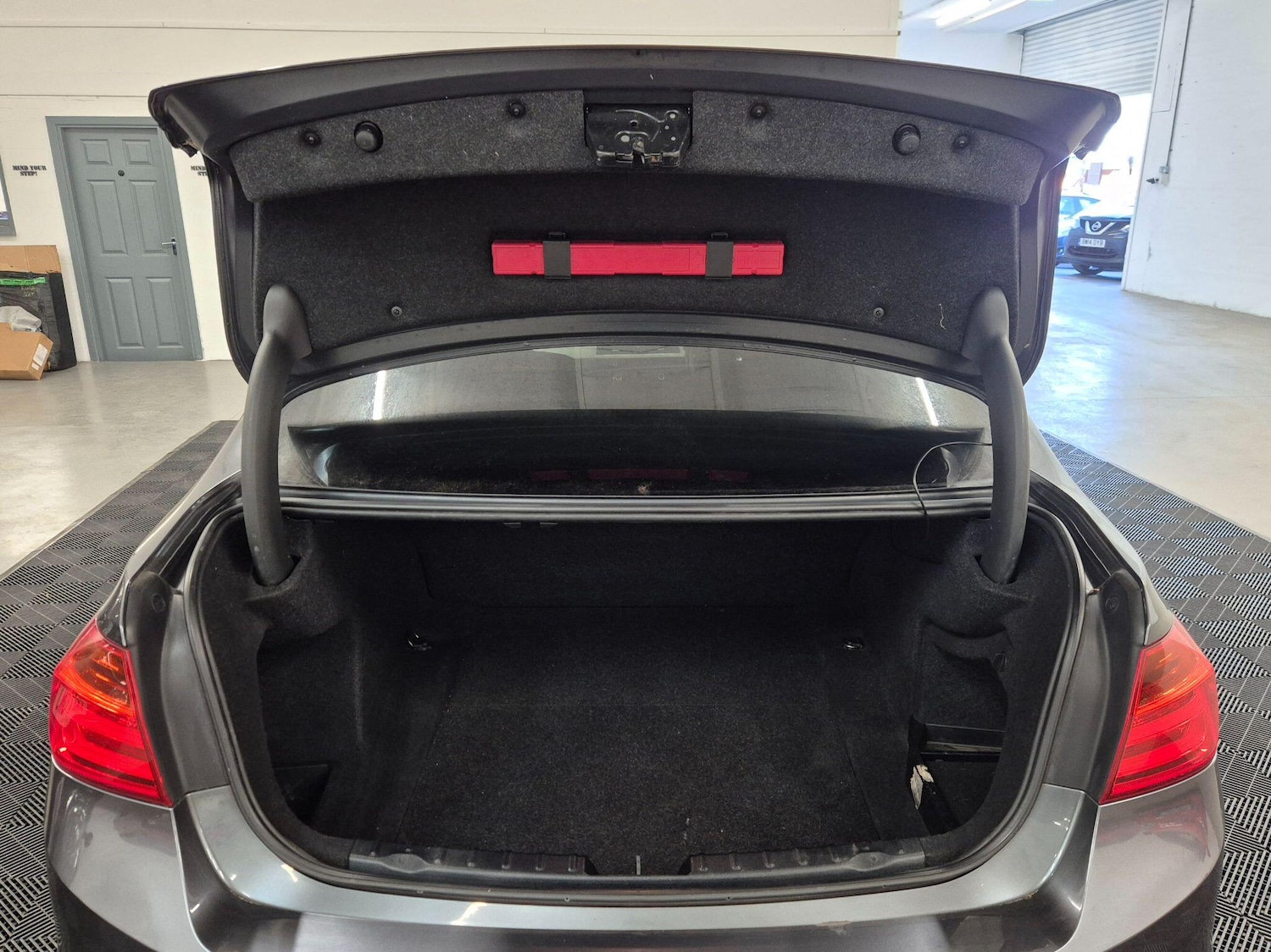 Used BMW 3 Series 2012 for sale - 76899635: Photo 76