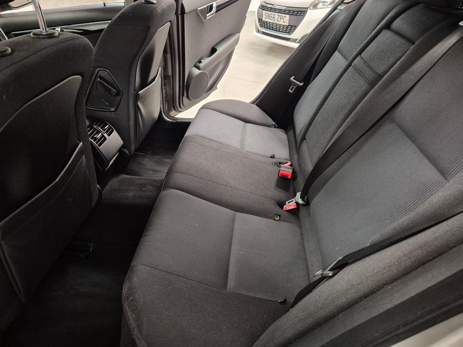 Used Mercedes-Benz C Class 2008 for sale - 77067107: Photo 20