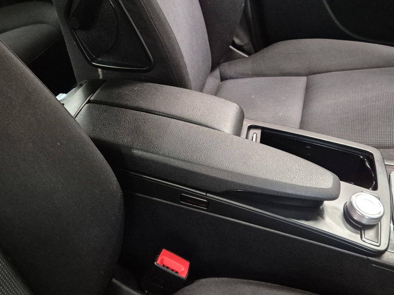 Used Mercedes-Benz C Class 2008 for sale - 77067107: Photo 74