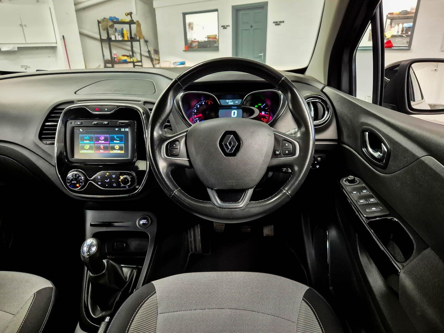 Used Renault Captur 2017 for sale - 77626062: Photo 35