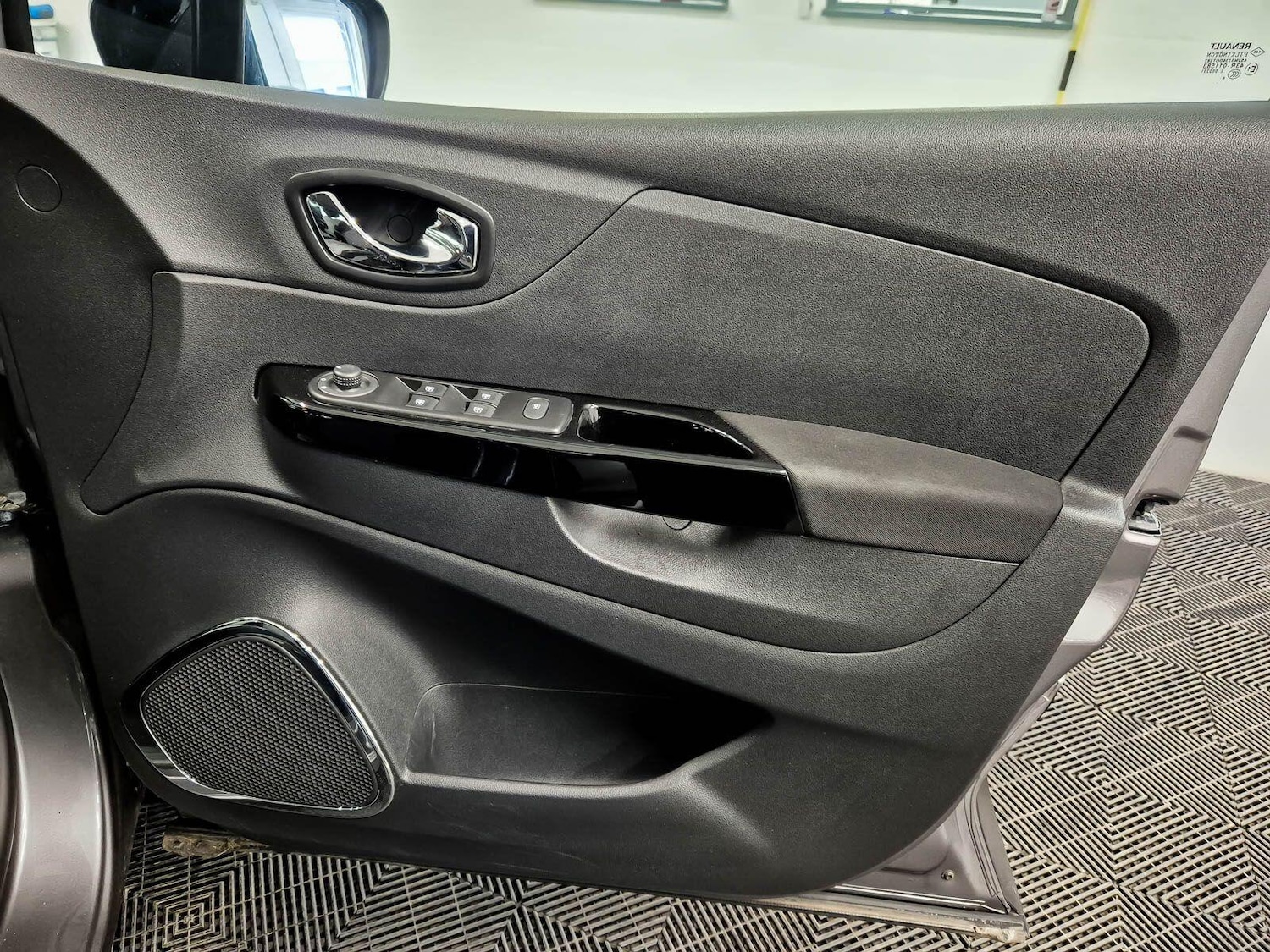 Used Renault Captur 2017 for sale - 77626062: Photo 43