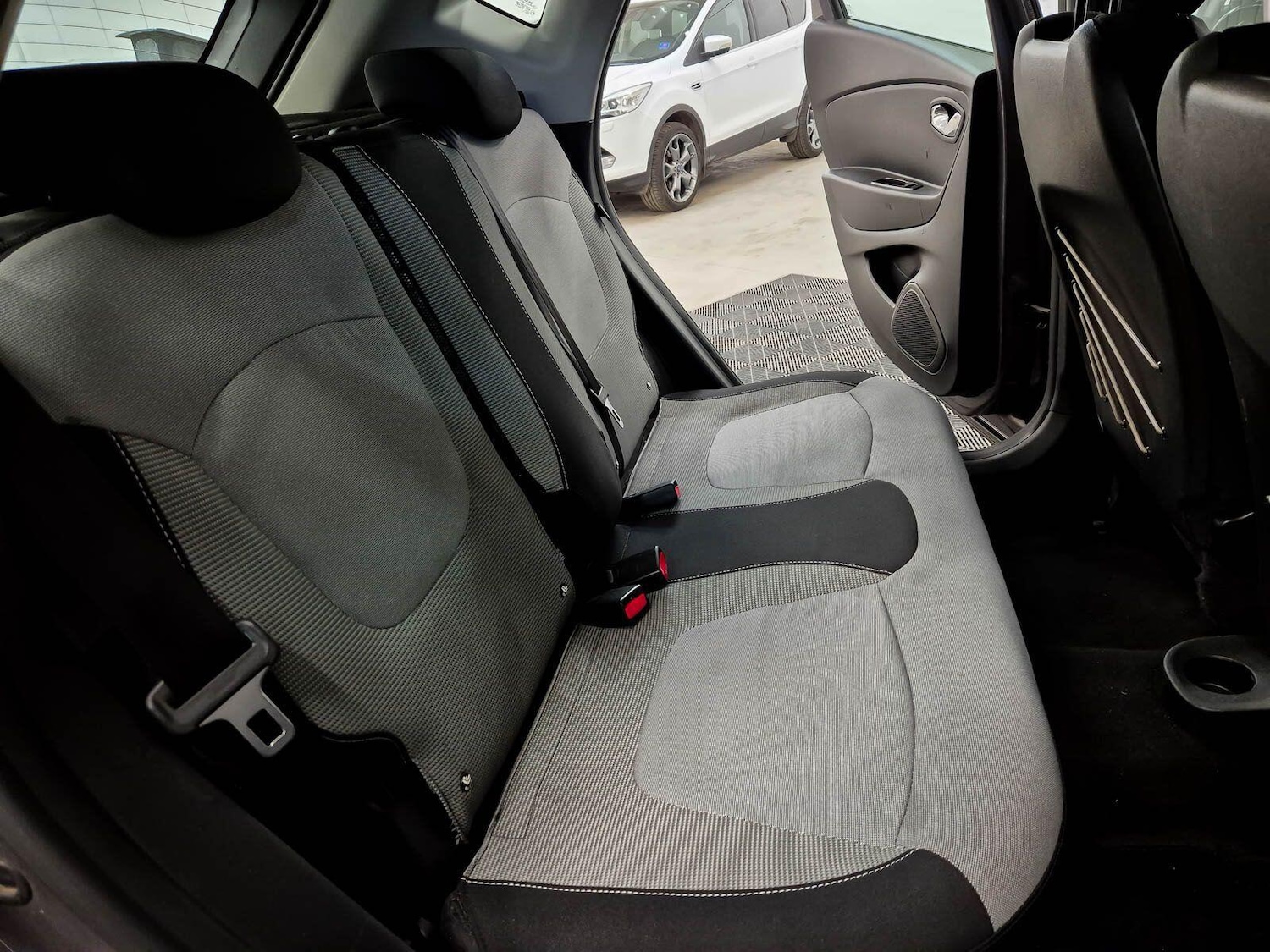 Used Renault Captur 2017 for sale - 77626062: Photo 48