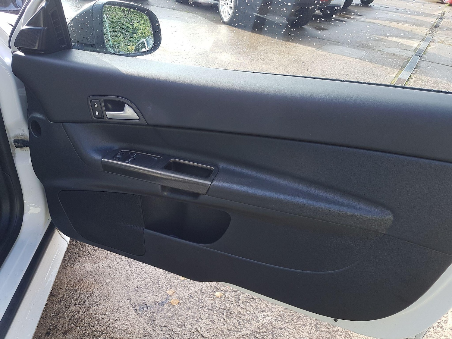 Used Volvo C30 2011 for sale - 76360940: Photo 13