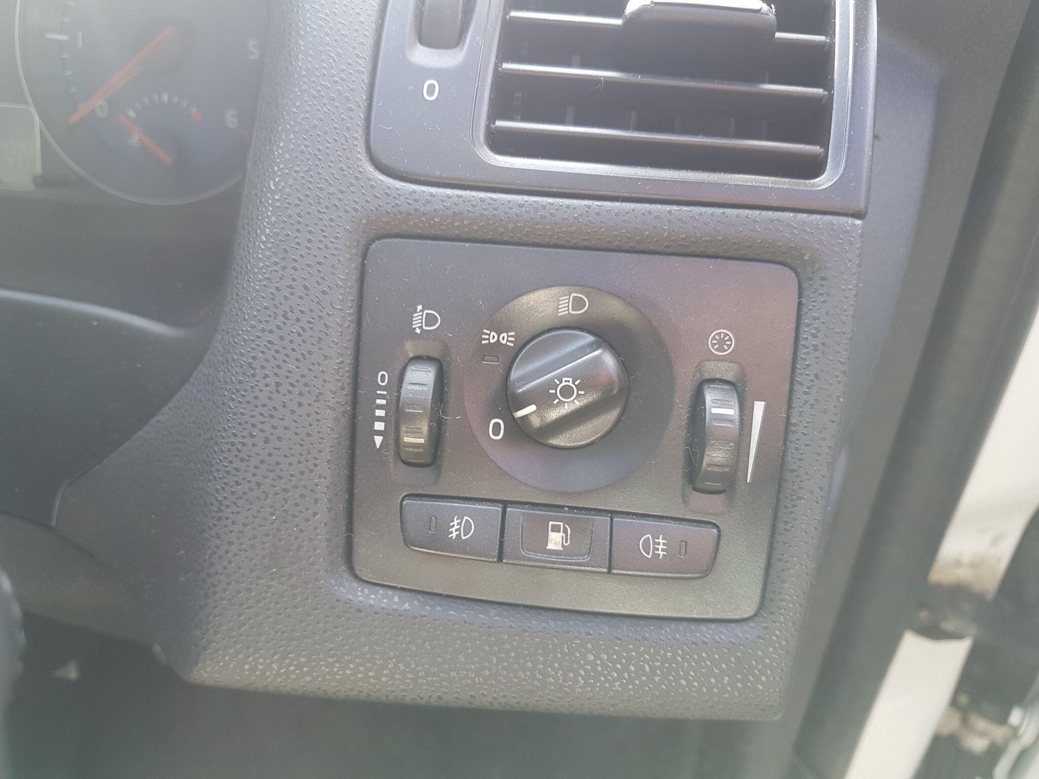 Used Volvo C30 2011 for sale - 76360940: Photo 16