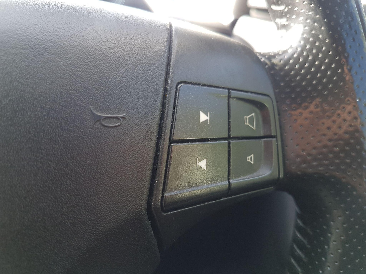 Used Volvo C30 2011 for sale - 76360940: Photo 22