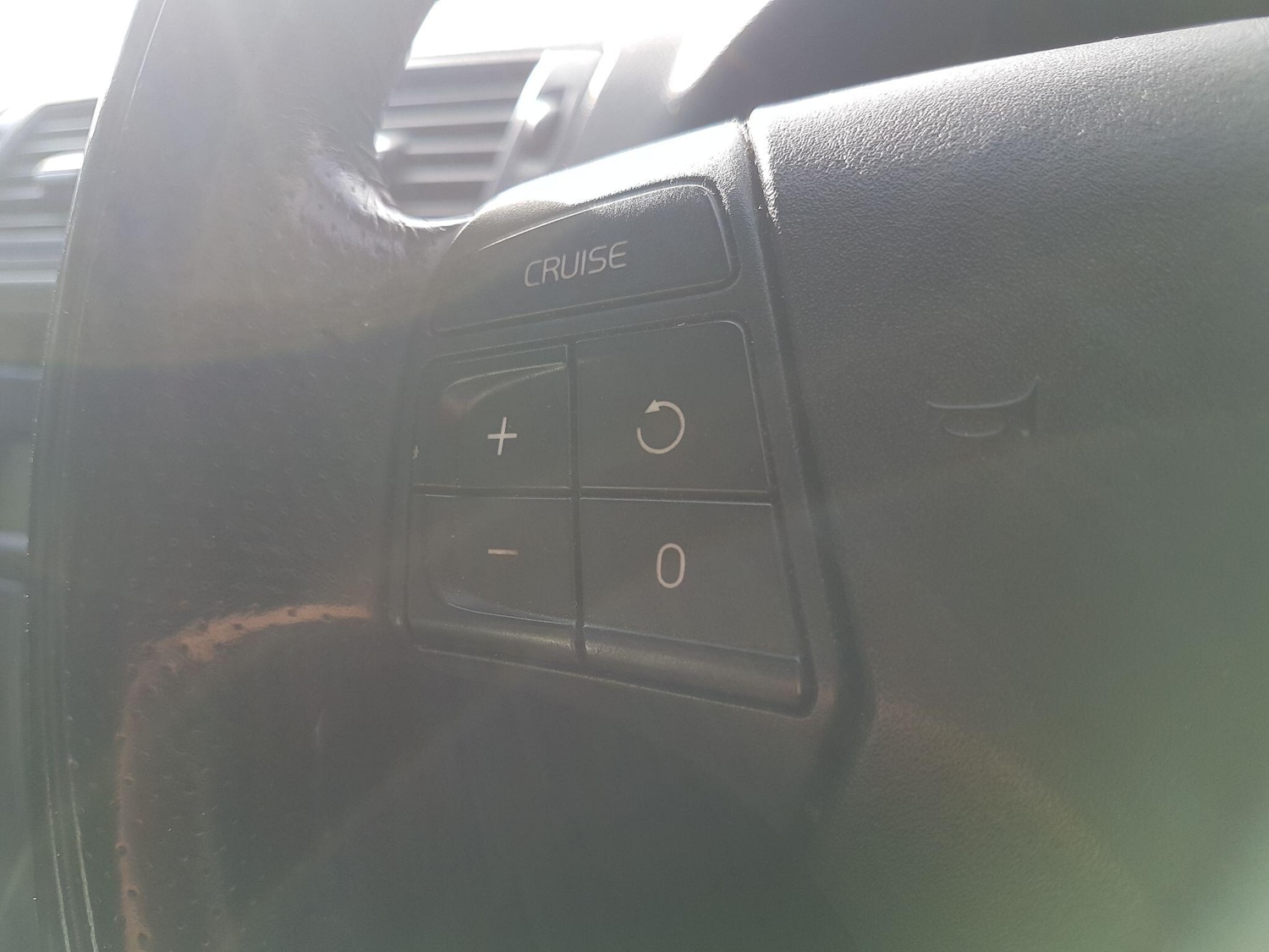 Used Volvo C30 2011 for sale - 76360940: Photo 23