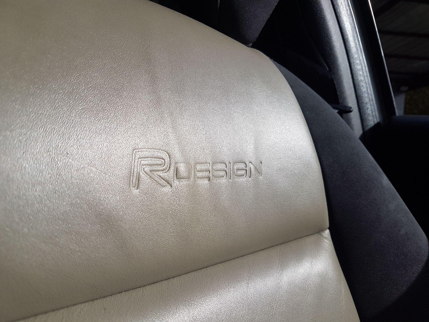 Used Volvo C30 2011 for sale - 76360940: Photo 28
