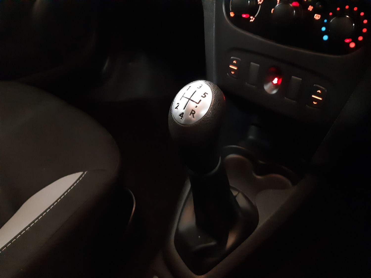 Used Dacia Sandero Stepway 2014 for sale - 76667403: Photo 11