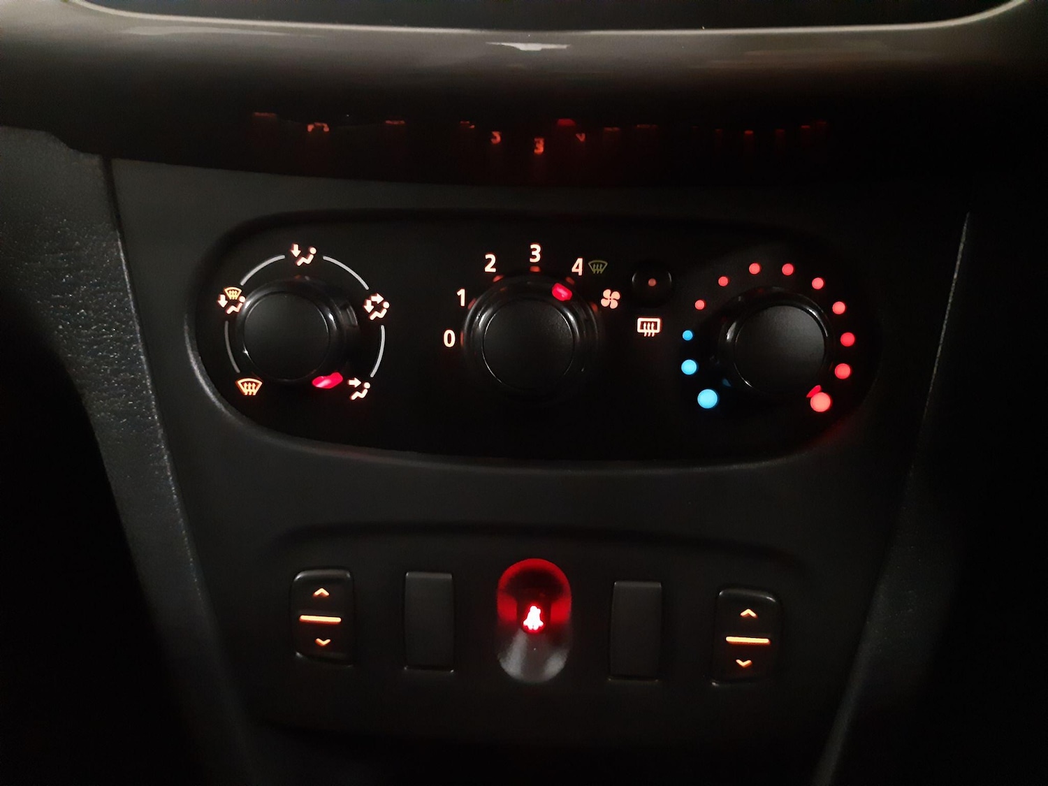 Used Dacia Sandero Stepway 2014 for sale - 76667403: Photo 14