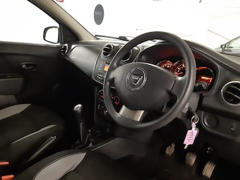 Used Dacia Sandero Stepway 2014 for sale - 76667403: Photo