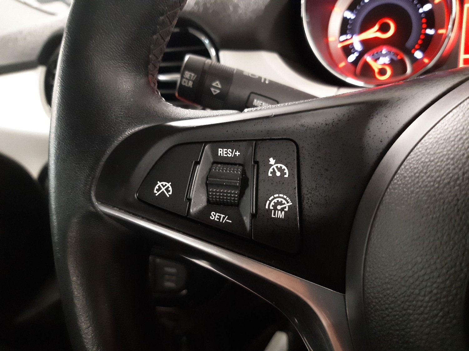 Used Vauxhall ADAM 2014 for sale - 76714983: Photo 15