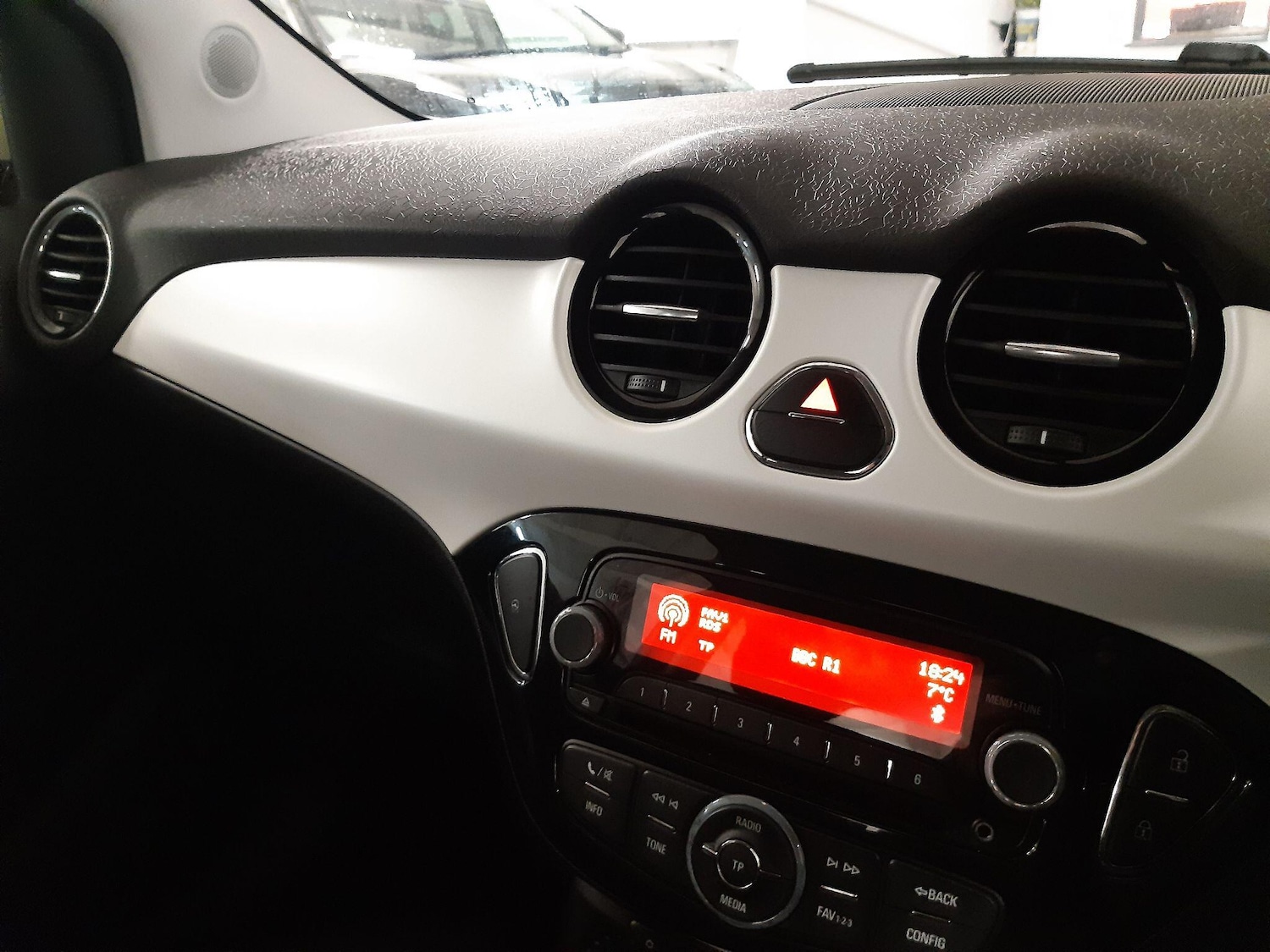 Used Vauxhall ADAM 2014 for sale - 76714983: Photo 18
