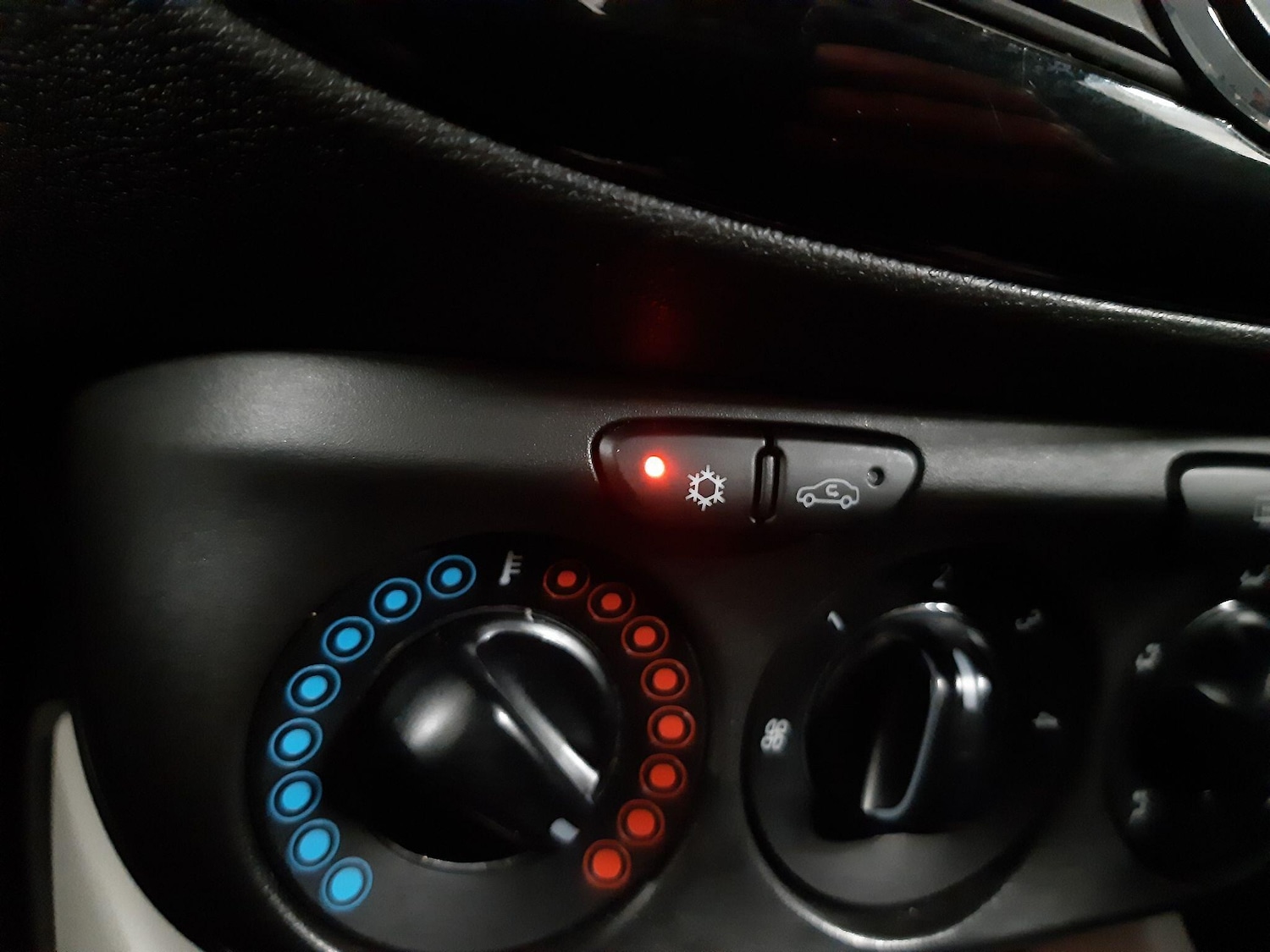 Used Vauxhall ADAM 2014 for sale - 76714983: Photo 20