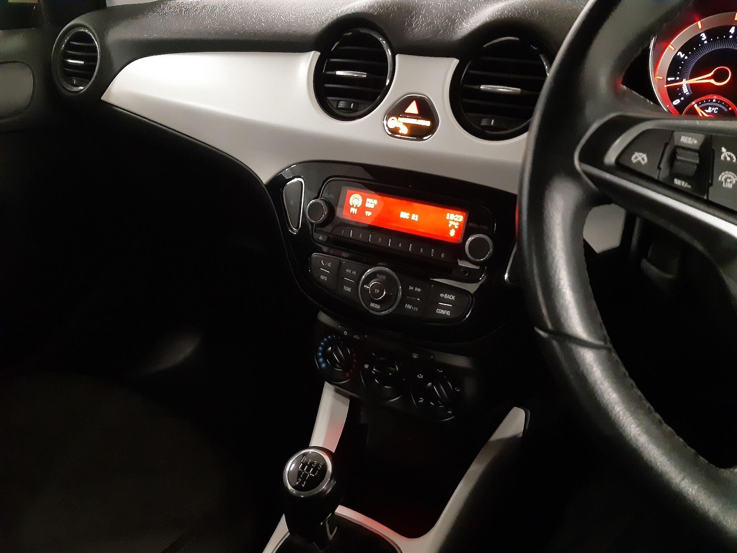 Used Vauxhall ADAM 2014 for sale - 76714983: Photo 31