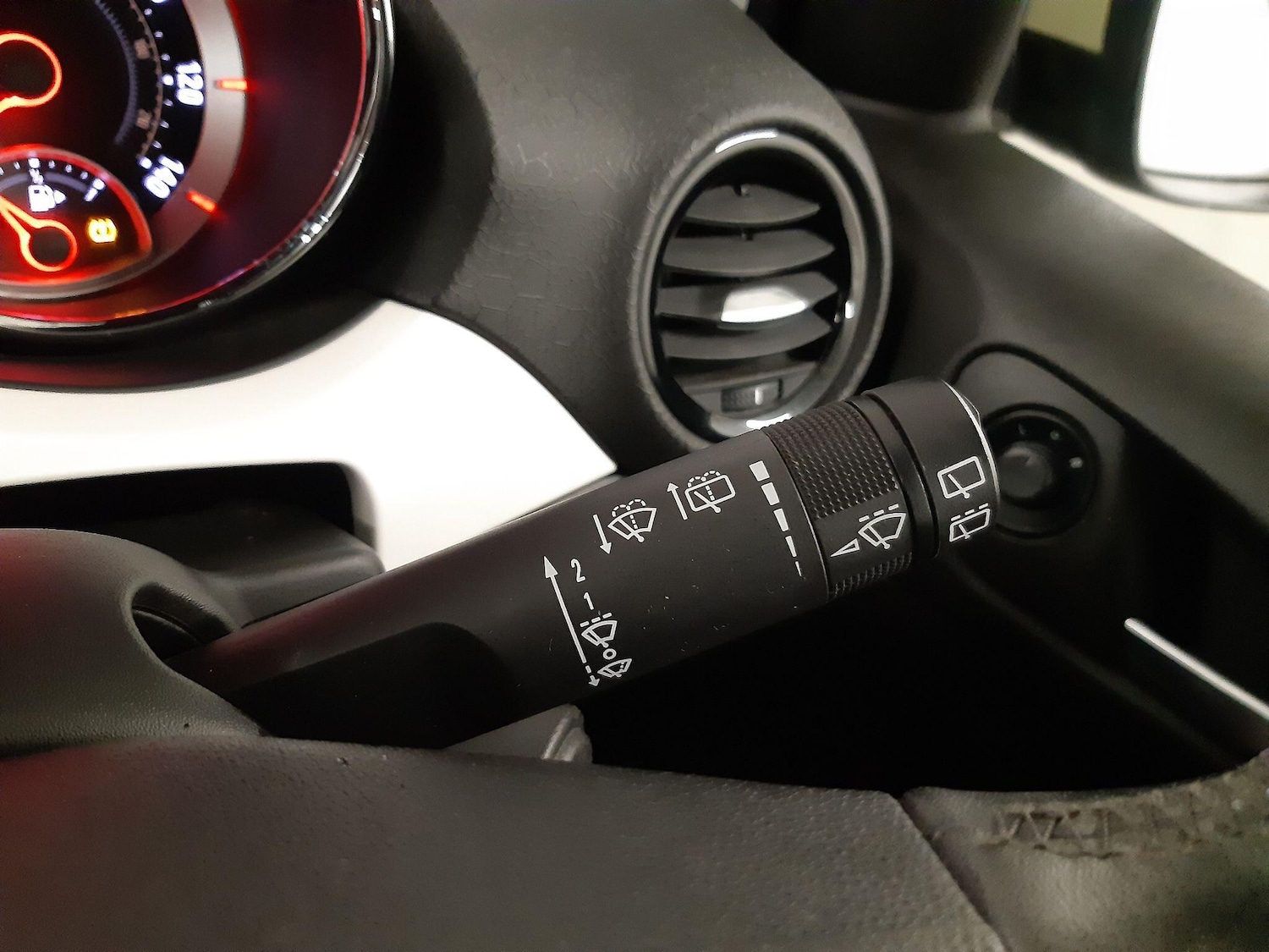 Used Vauxhall ADAM 2014 for sale - 76714983: Photo 32