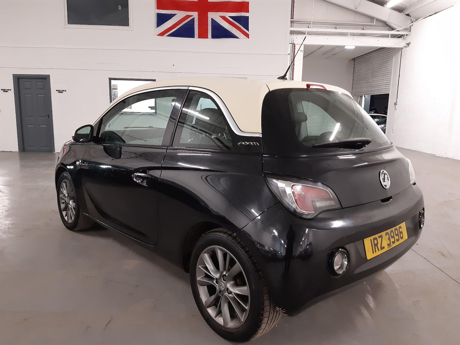 Used Vauxhall ADAM 2014 for sale - 76714983: Photo 6