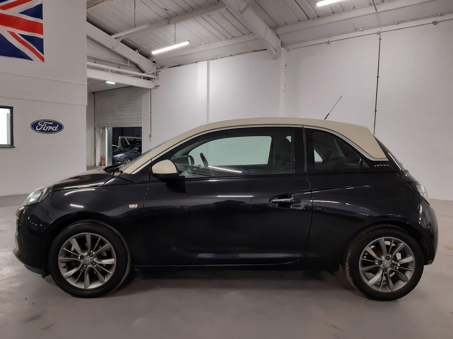 Used Vauxhall ADAM 2014 for sale - 76714983: Photo 7