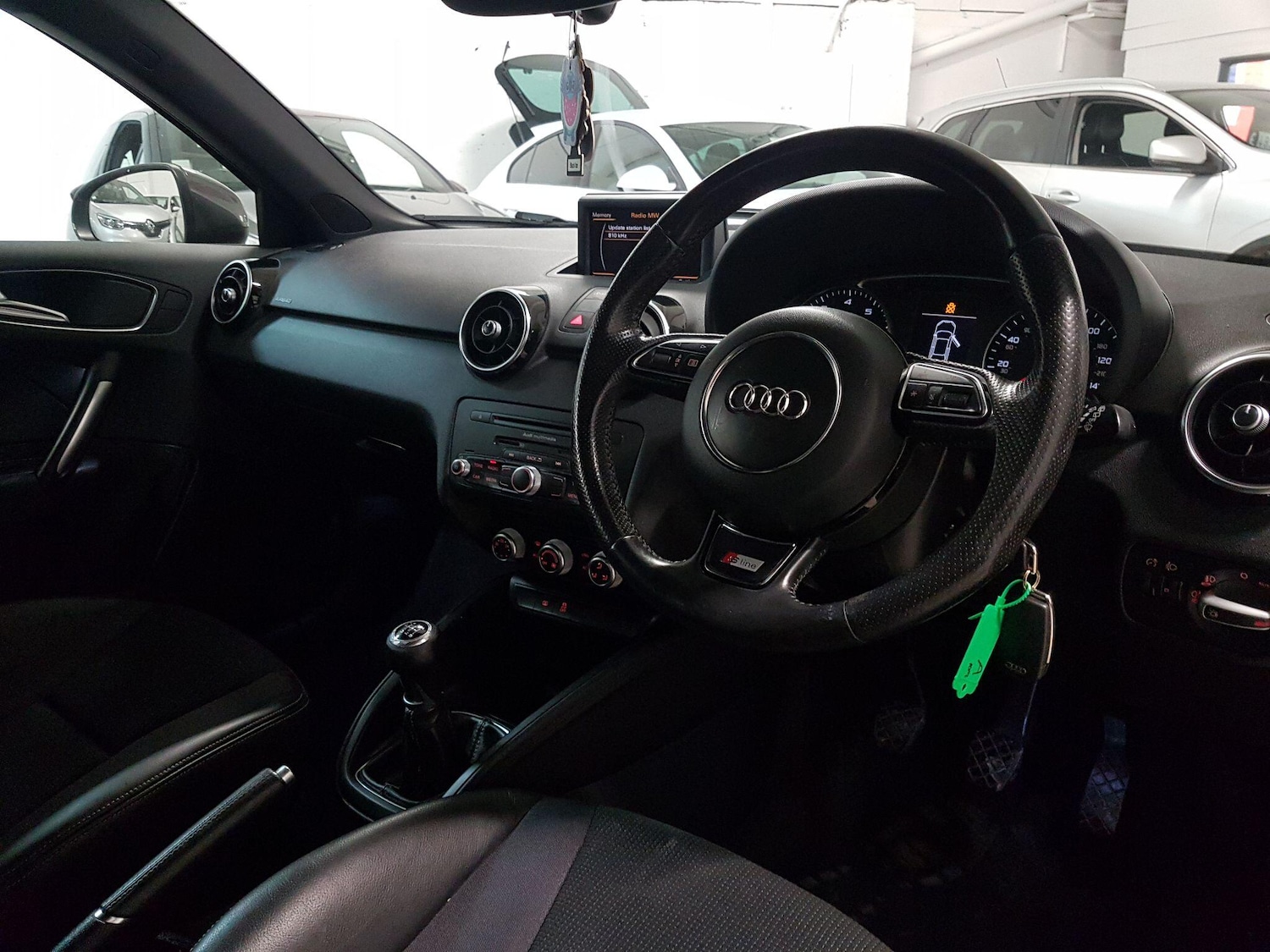 Used Audi A1 2012 for sale - 76572073: Photo 2