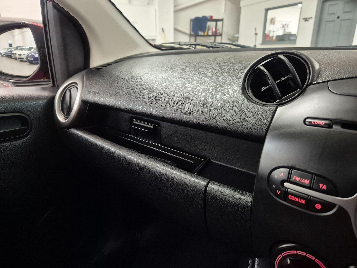 Used Mazda Mazda2 2010 for sale - 77305595: Photo 48