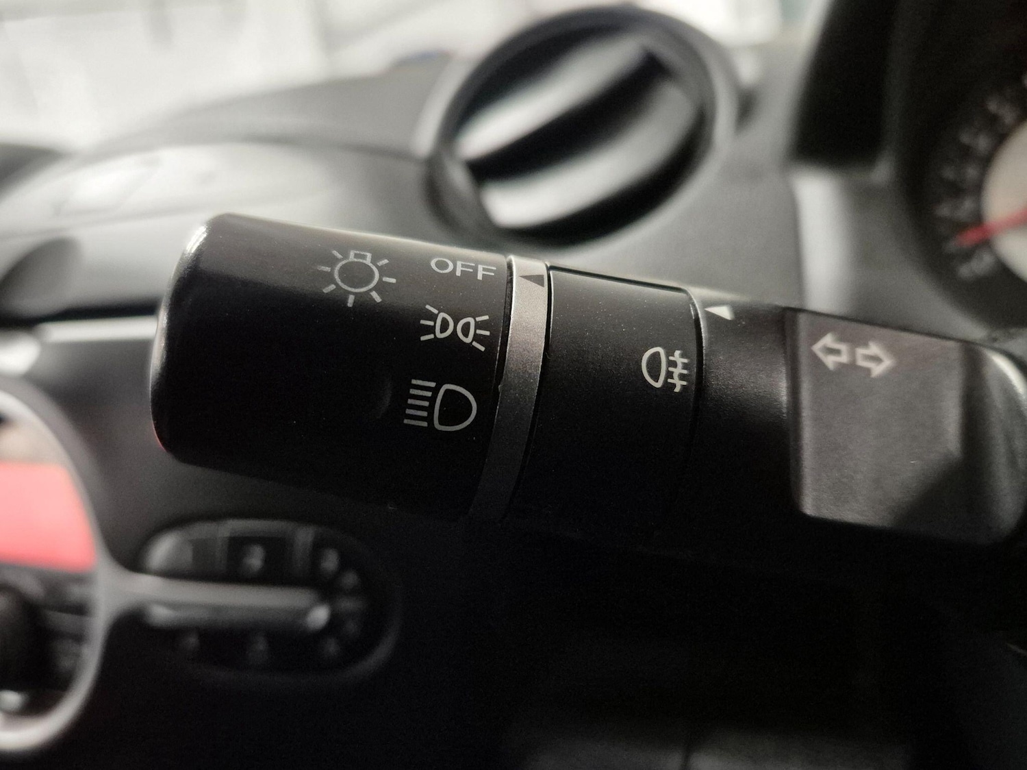 Used Mazda Mazda2 2010 for sale - 77305595: Photo 61