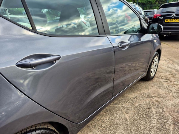 Used Hyundai i10 2017 for sale - 76166328: Photo 9
