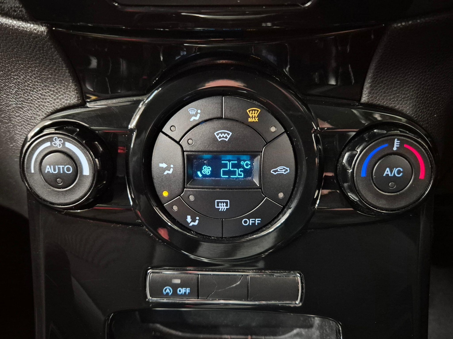 Used Ford Fiesta 2014 for sale - 77066866: Photo 80