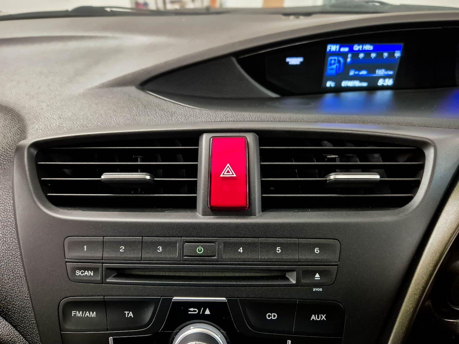 Used Honda Civic 2013 for sale - 77060176: Photo 64