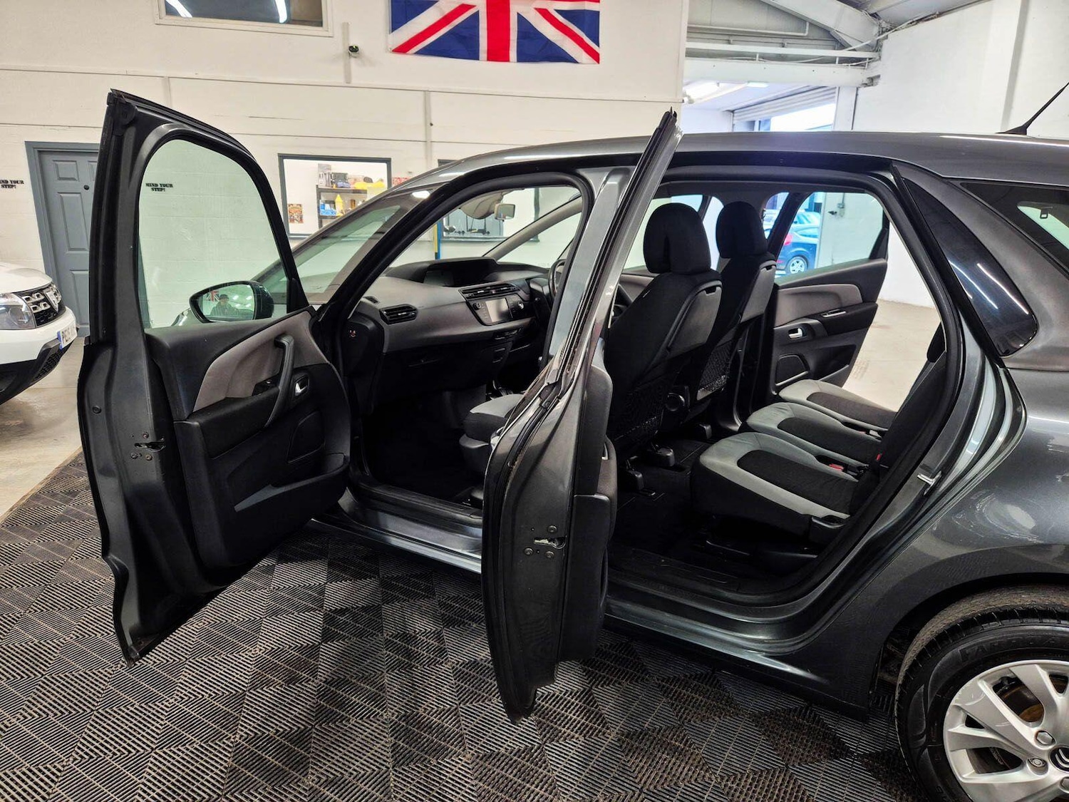 Used Citroen C4 Picasso 2014 for sale - 78087142: Photo 32