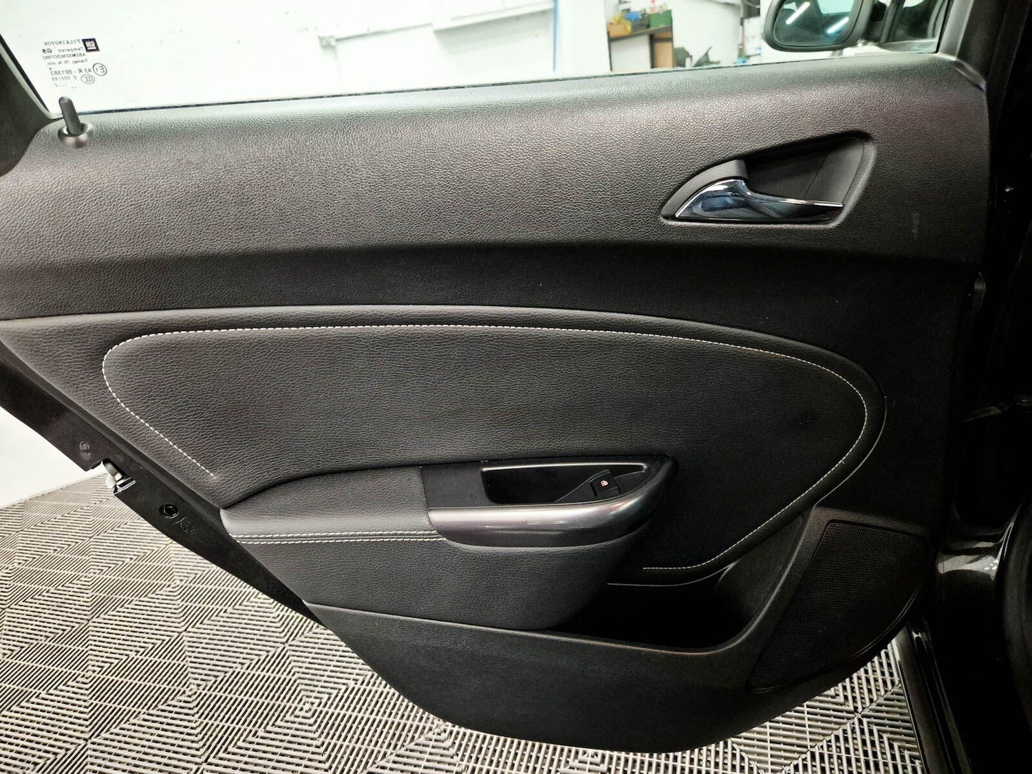 Used Vauxhall Astra 2012 for sale - 78170176: Photo 29